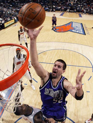 现代防守球 现代防守球